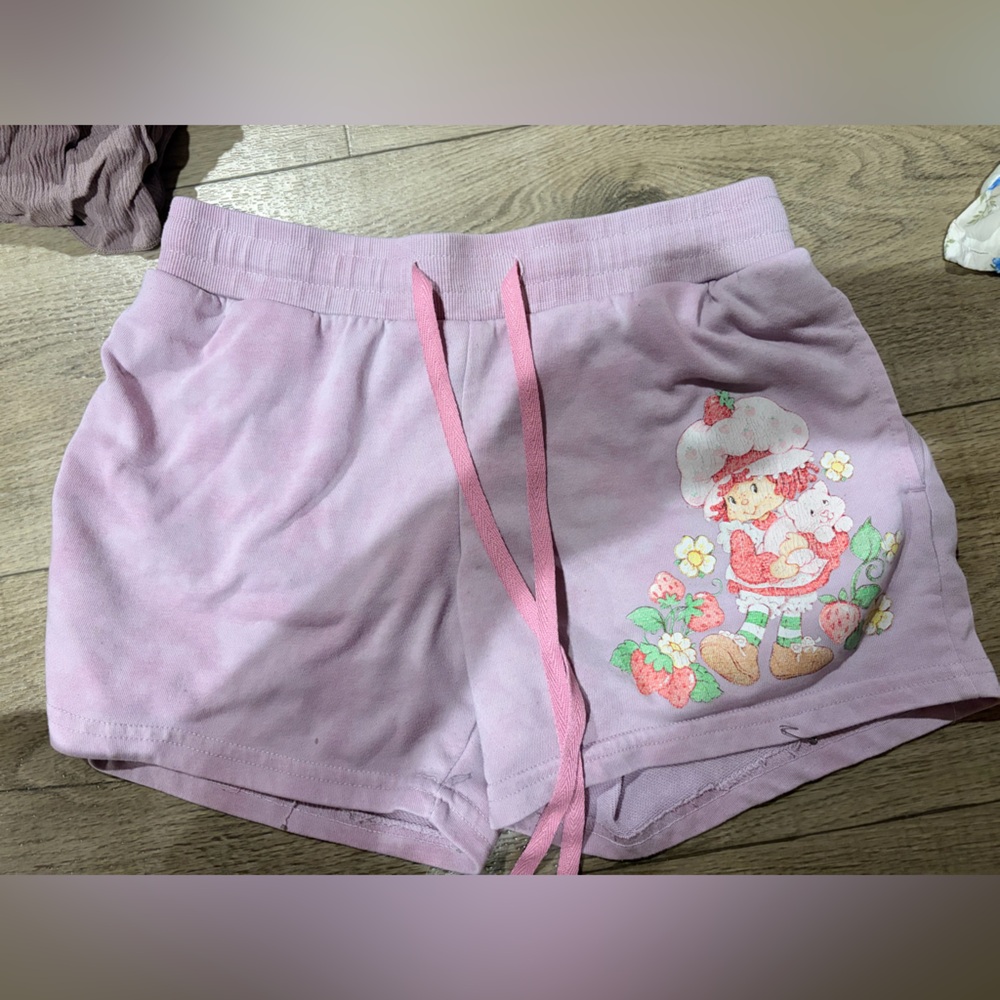 Vintage Woman’s Strawberry Short Cake Shorts: Size Medium